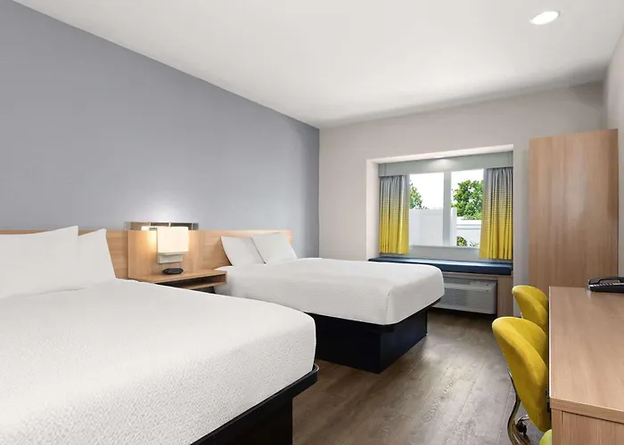 Microtel Inn & Suites By Wyndham Panama City