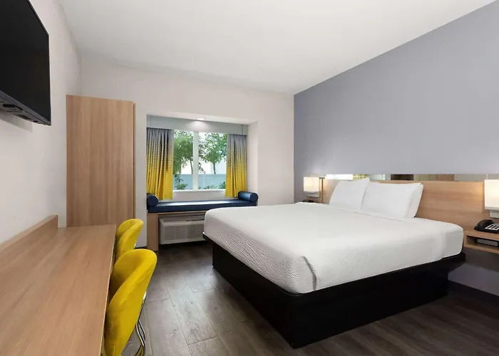 Microtel Inn & Suites By Wyndham Panama City